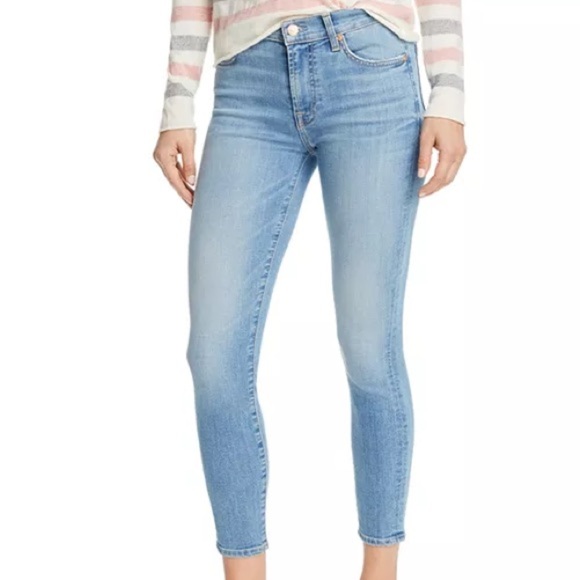 7 For All Mankind Denim - 7 For All Man Kind The Skinny Crop Jeans in Light Blue Wash Size 25, Like New